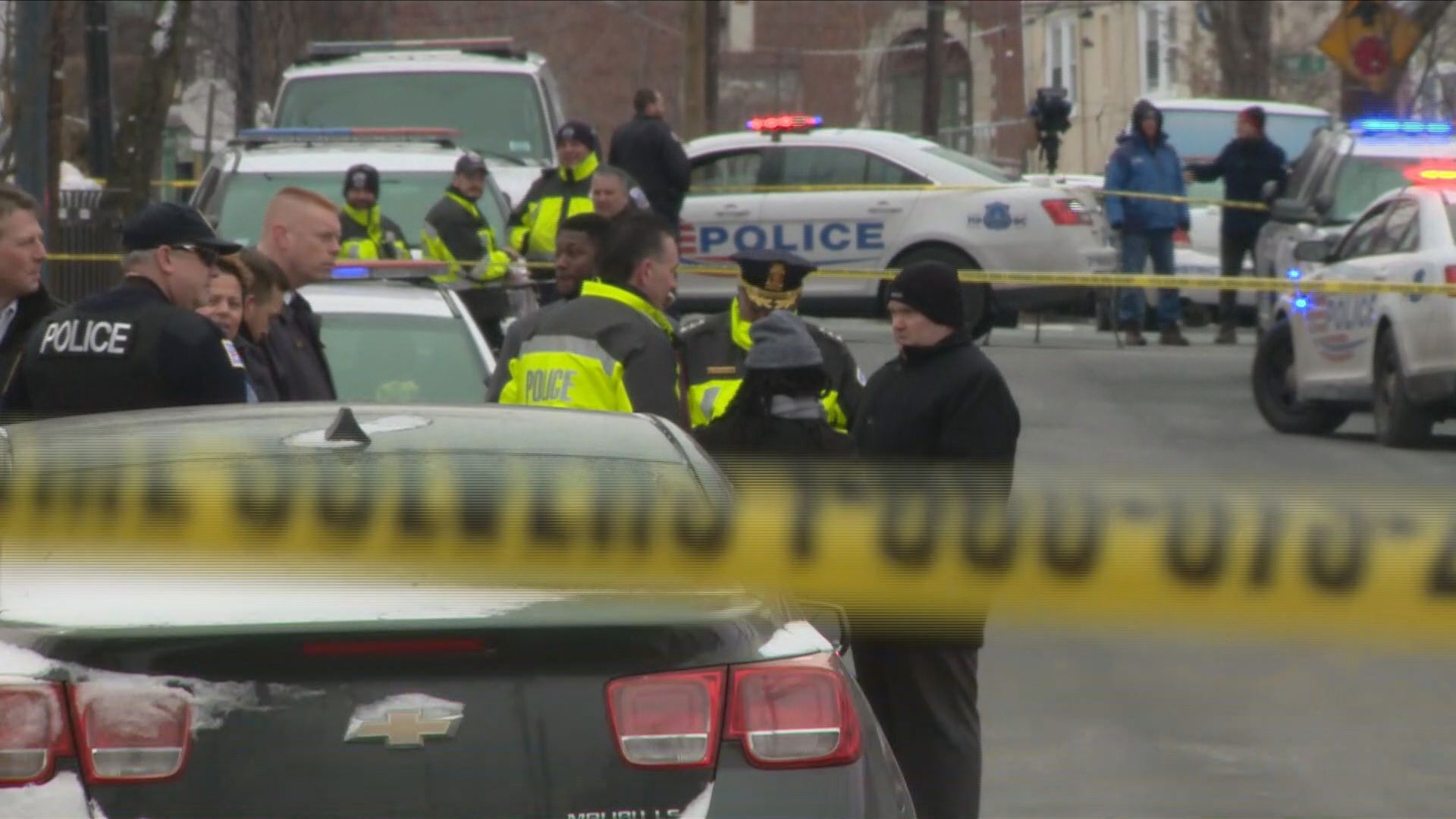 Quadruple Shooting In Se Dc Leaves Female Victim Dead